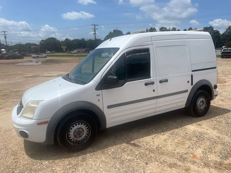 2011-ford-transit-connect-image-1