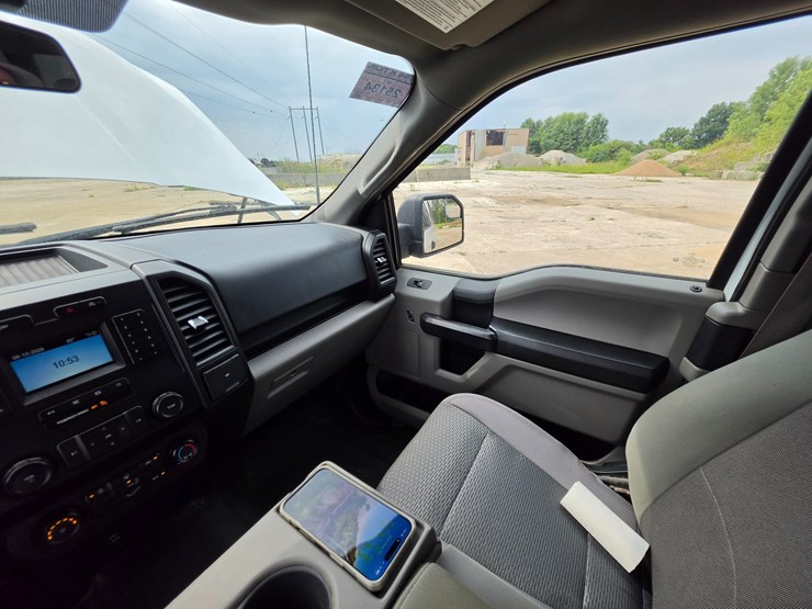 2020-ford-f150-image-33