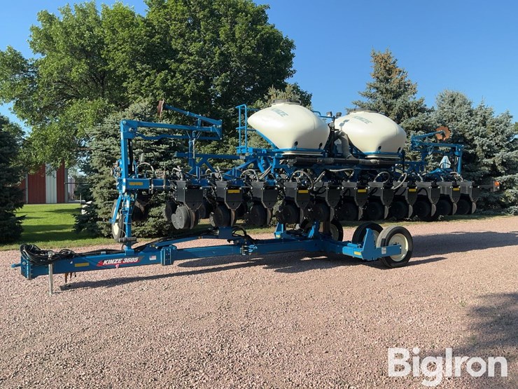 2021-kinze-3605-image-1