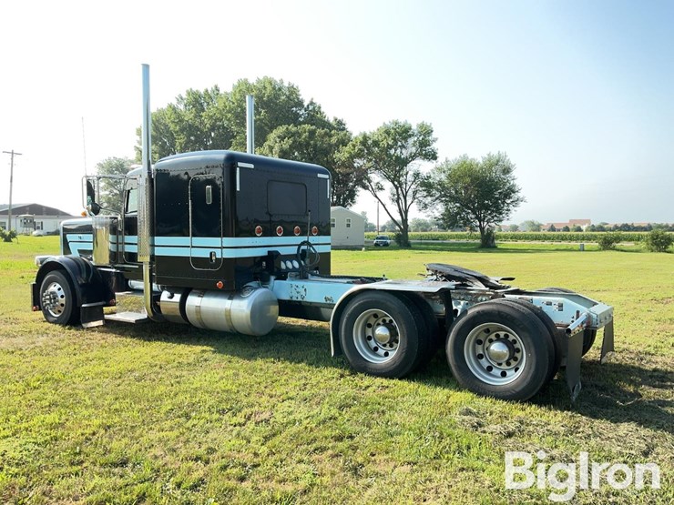 2017-peterbilt-389-image-7