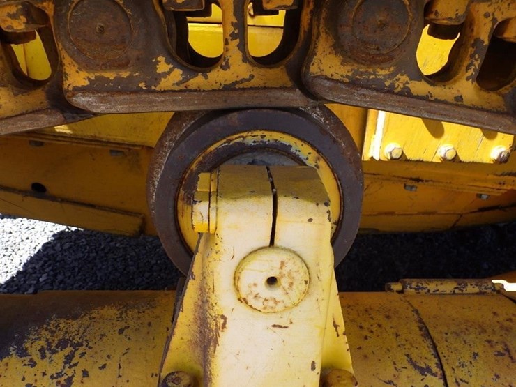 caterpillar-d6-image-13
