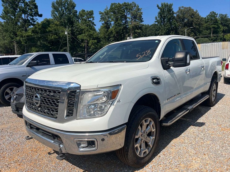 2018-nissan-titan-image-1