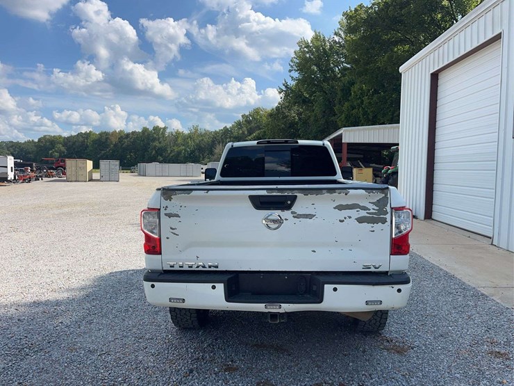 2017-nissan-titan-image-7