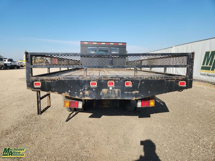 2005-gmc-w5500-image-7
