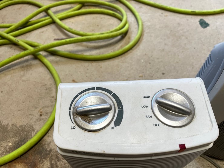#10128-•-(2)-holmes-electric-heaters-image-6
