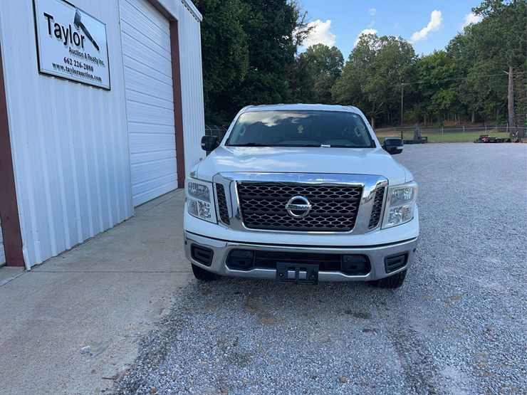 2018-nissan-titan-image-3