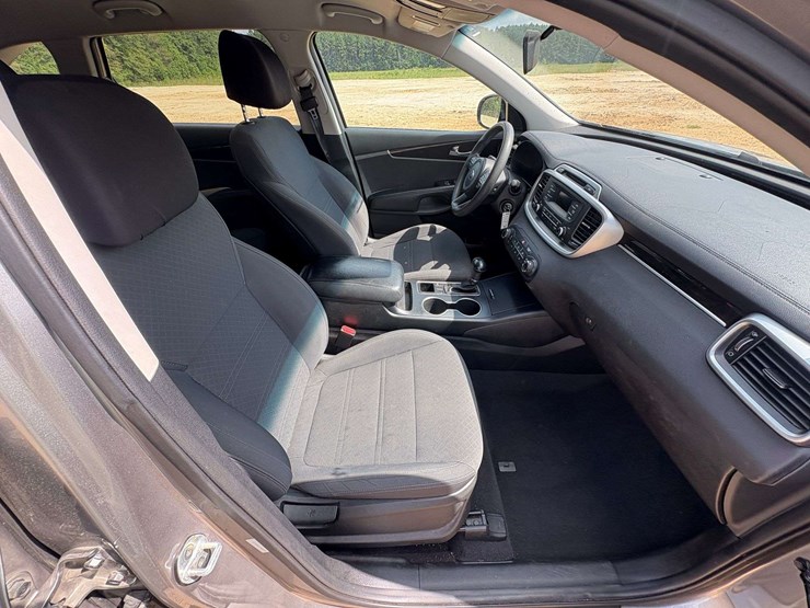 2017-kia-sorento-image-26
