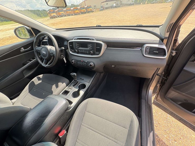 2017-kia-sorento-image-27