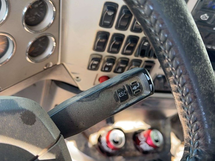 2017-mack-td-(titan)-713-grapple-truck-image-27
