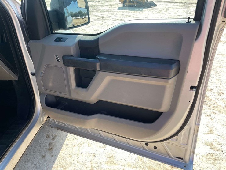 2018-ford-f150-xl-image-17