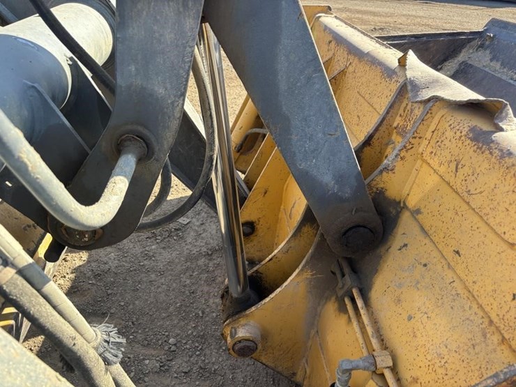 2007-deere-410j-image-14