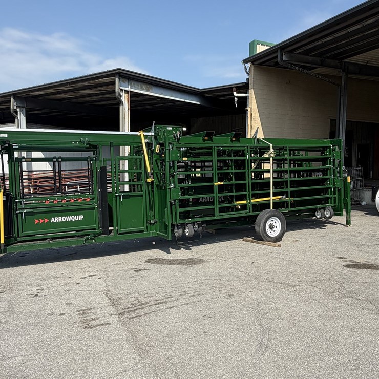 New/Unused ArrowQuip Heeler 75C Portable Corral, Chute and Alley