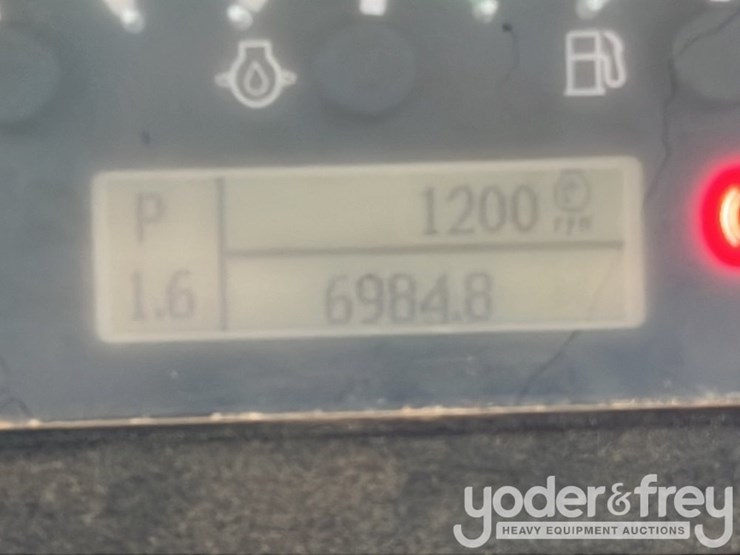 2016-deere-550k-image-35