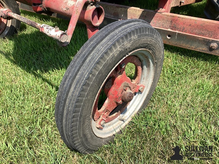 1944-farmall-a-2wd-tractor-w/belly-blade-image-12