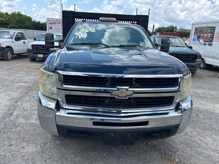 2009-chevrolet-3500-image-7