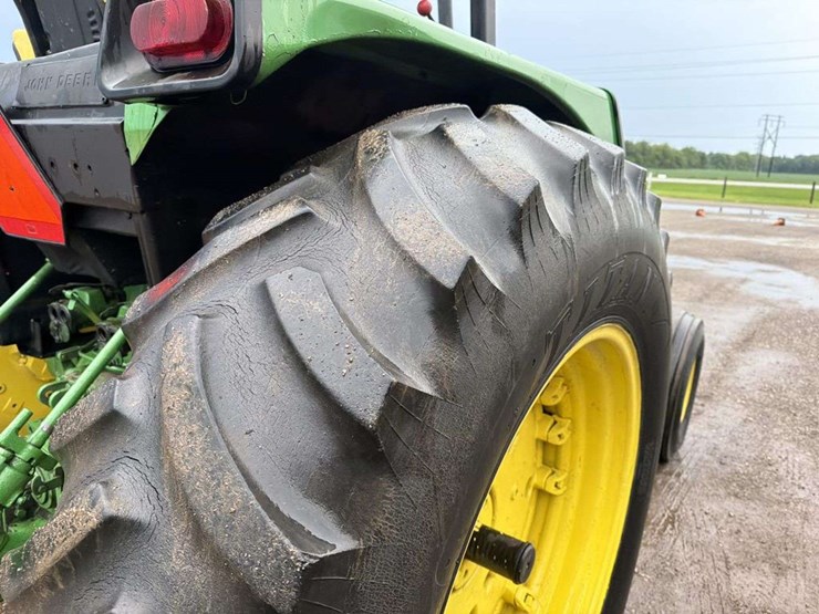 john-deere-3055-image-12