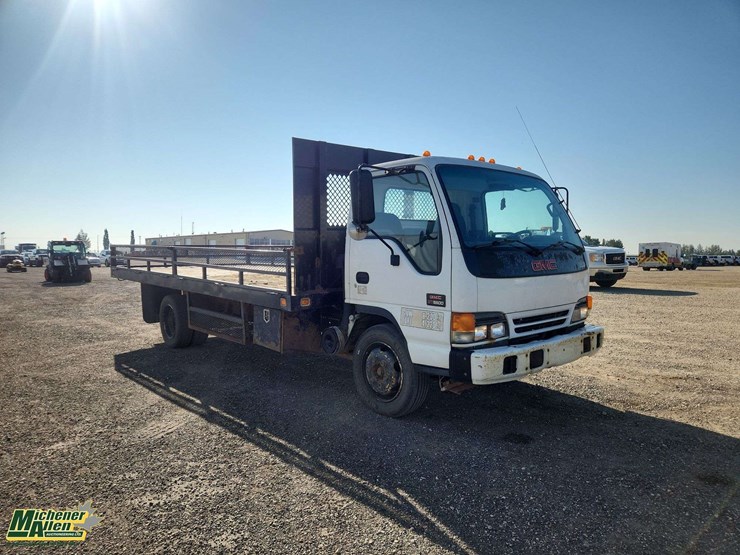 2005-gmc-w5500-image-2