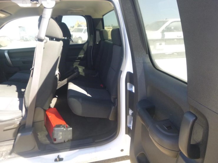 2012-chevrolet-1500-image-13