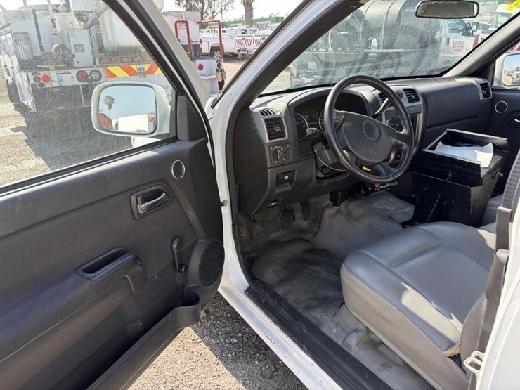 2011-chevrolet-colorado-image-13
