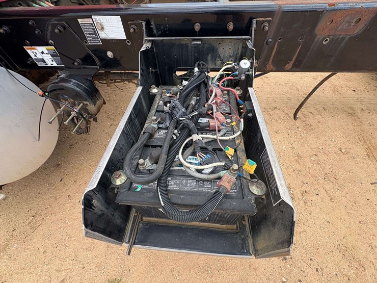 2008-kenworth-t300-image-27