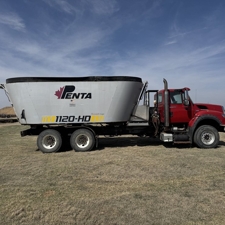 2012 INTERNATIONAL 7600
