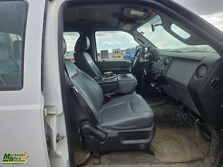 2015-ford-f550-image-18