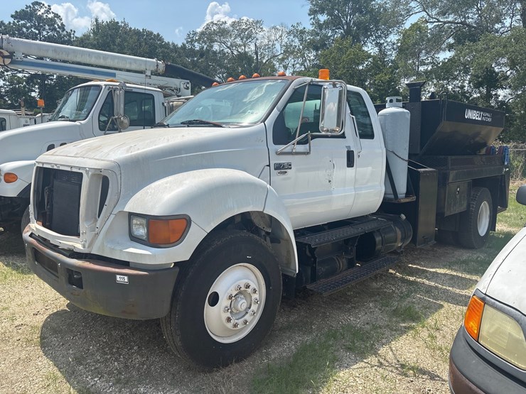 2004-ford-f750-image-4