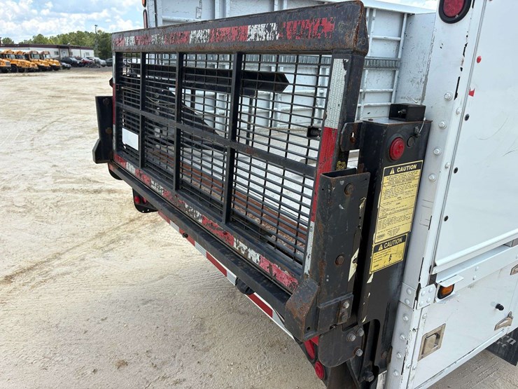 2021-chevrolet-3500hd-image-30