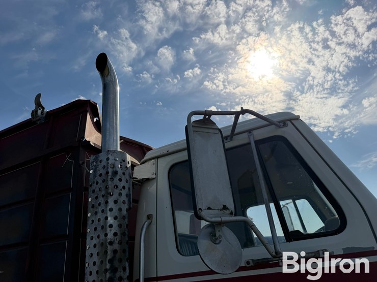 1979-international-f-2654-t/a-grain-truck-image-17