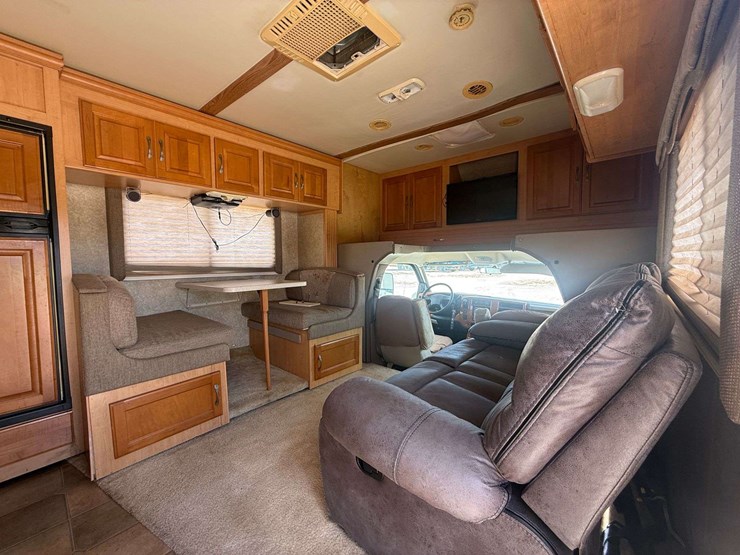 2007-chevrolet-express-"chateau"-(72,384-miles)-image-33