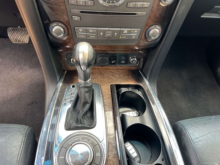 2012-infiniti-qx56-image-27