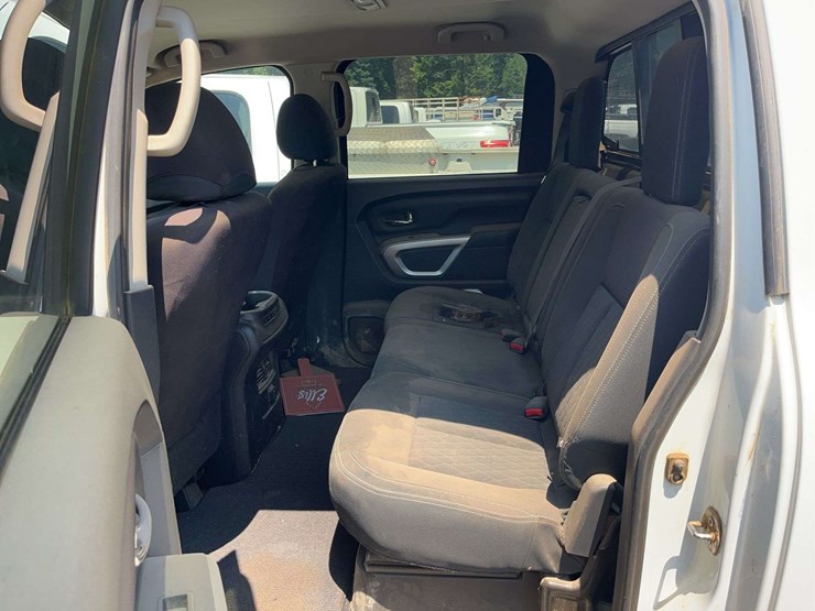 2018-nissan-titan-image-21