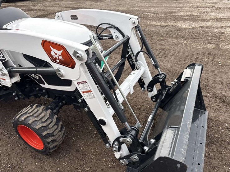 bobcat-1021-with-loader-and-12-backhoe-bucket-image-10