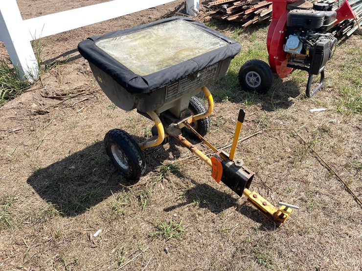 #7964-•-yardworks-towable-lawn-spreader-image-2