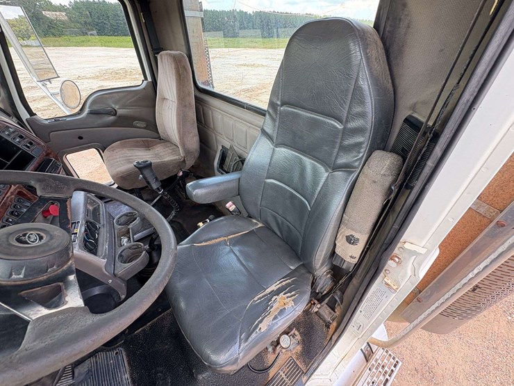 2005-mack-chn613-image-15