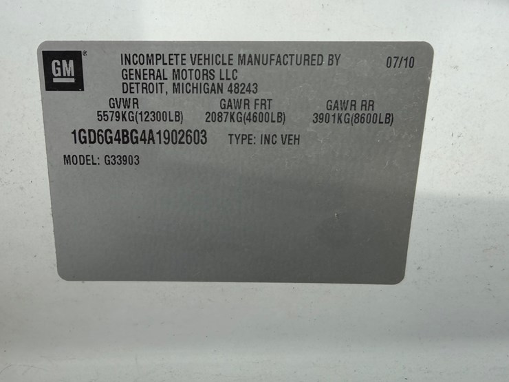 #8368-•-2010-gmc-box-truck-(has-wi-title)-image-13