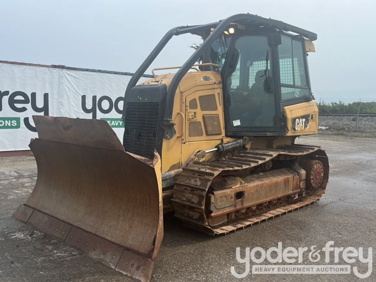 2017-caterpillar-d5k2-xl-image-1
