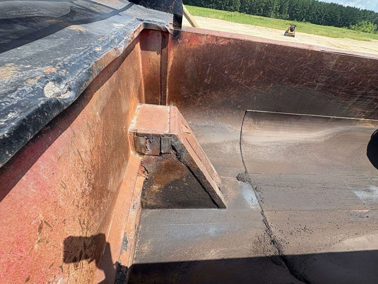 2007-mack-granite-ctp713-image-29