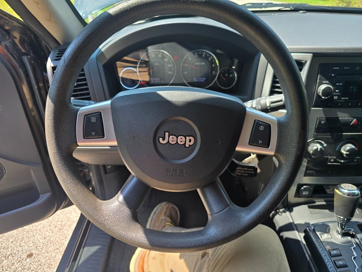 2009-jeep-grand-cherokee-image-40
