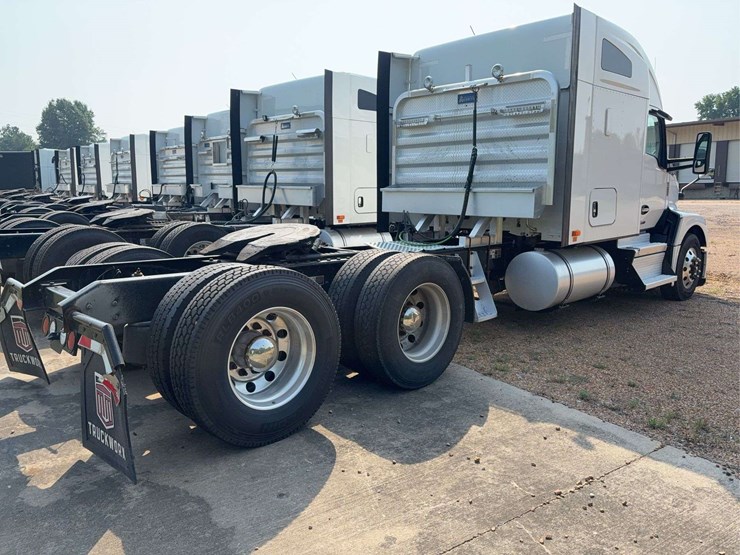 2022-kenworth-t680-image-3