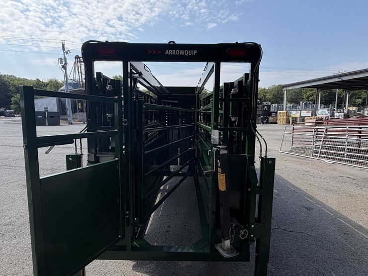 new/unused-arrowquip-heeler-75c-portable-corral,-chute-and-alley-image-21