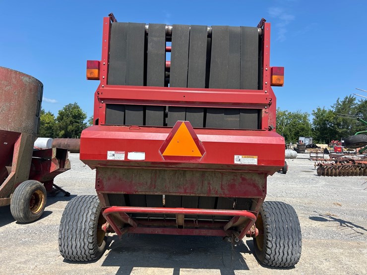 new-holland-br7090-image-5