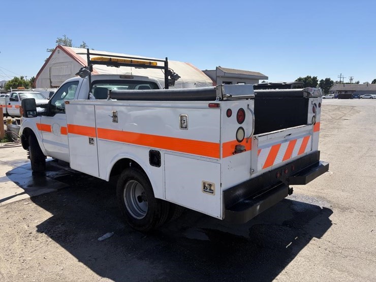 2014-ford-f350-image-4
