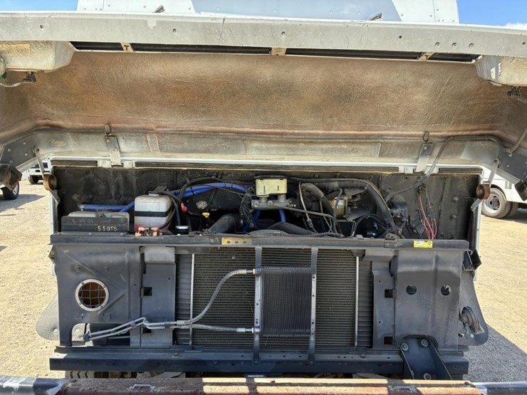 2001-workhorse-p42-image-9