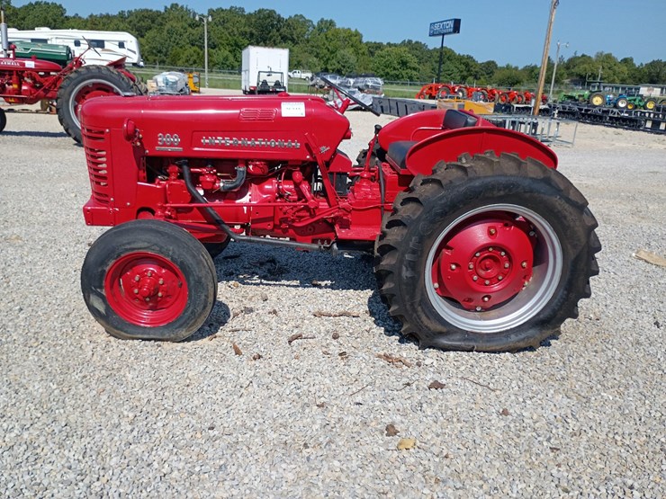 1955-international-300-image-2