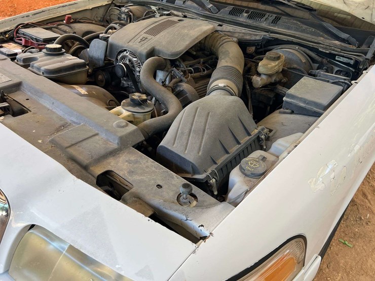 2004-ford-crown-vic-(211,135-miles)-image-42