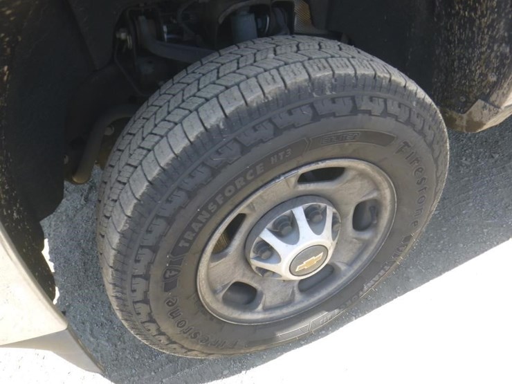2017-chevrolet-2500hd-image-13