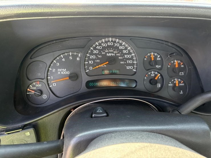 2003-chevrolet-silverado-2500-image-16