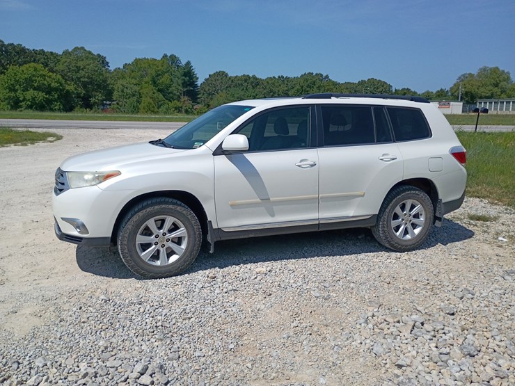 2012-toyota-highlander-image-2