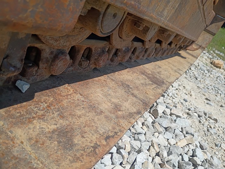 caterpillar-d4c-image-43
